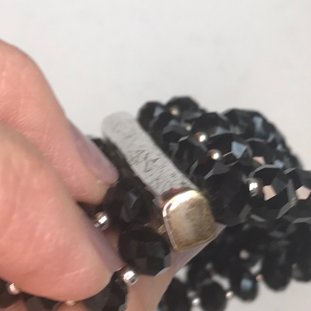 Six-strand black bead stretch bracelet - Picture 4 of 7